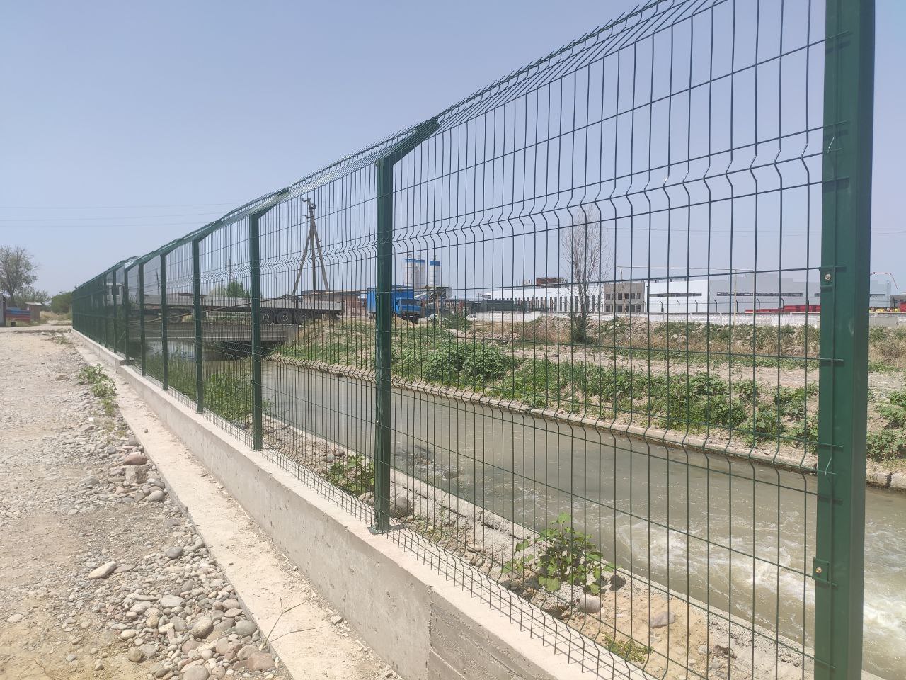 fence22.jpg