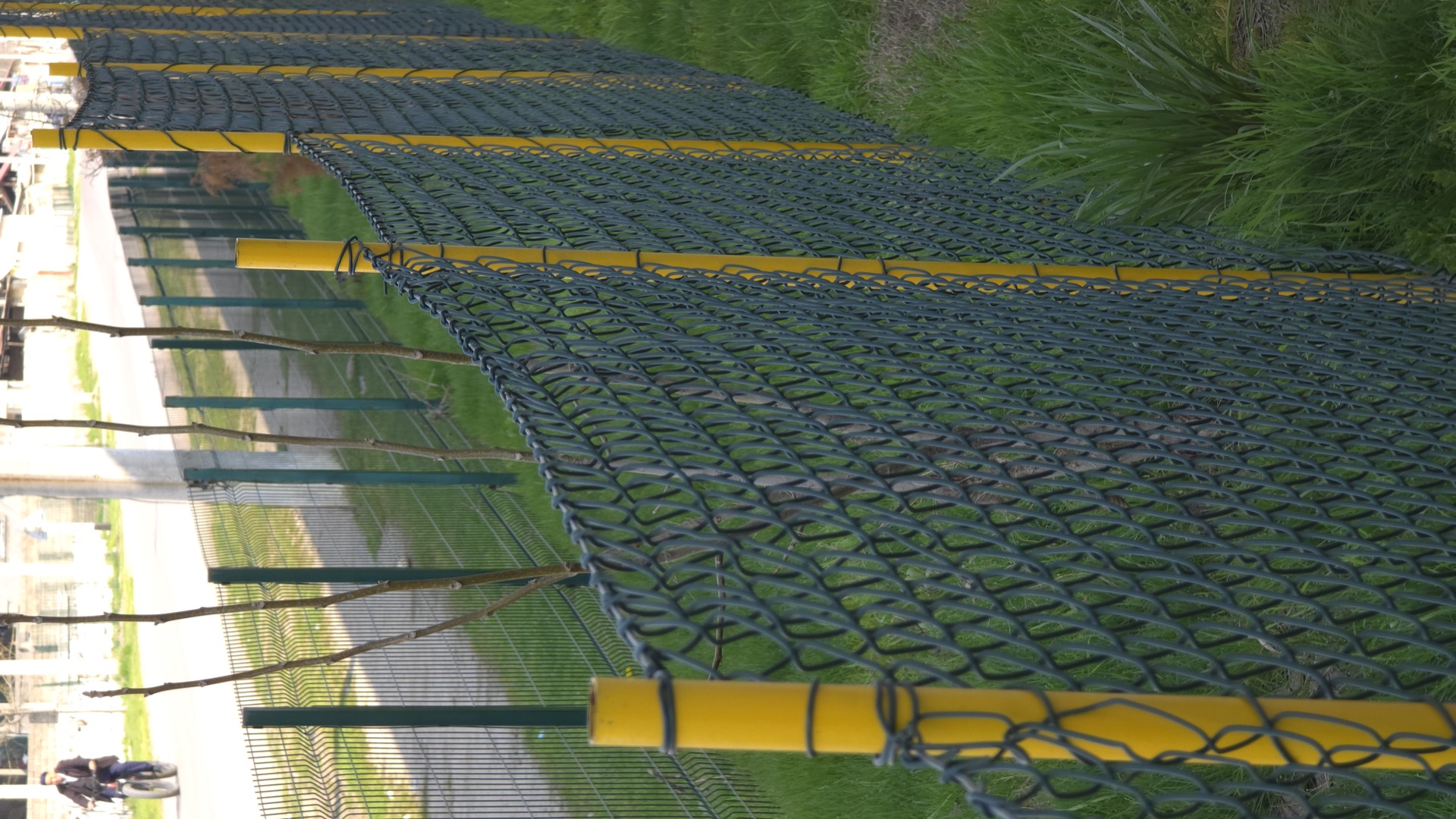Рабица с ПВХ покрытием rabitza_s_PVH_vertical_1.jpg